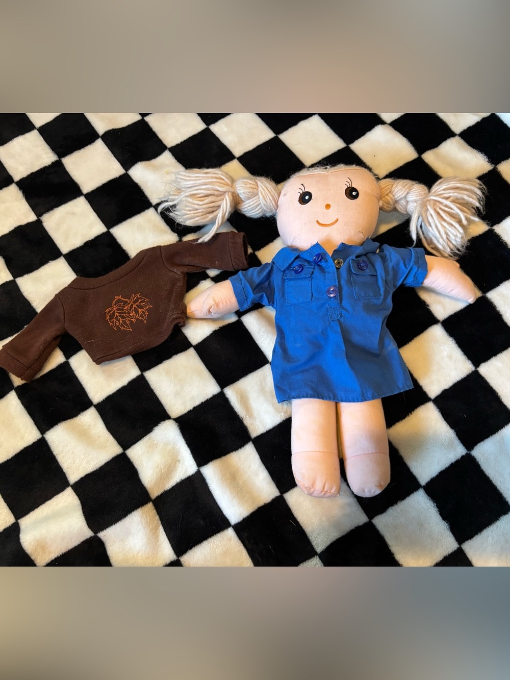 vintage Canadas girl guides brownie guide doll (flawed see description)